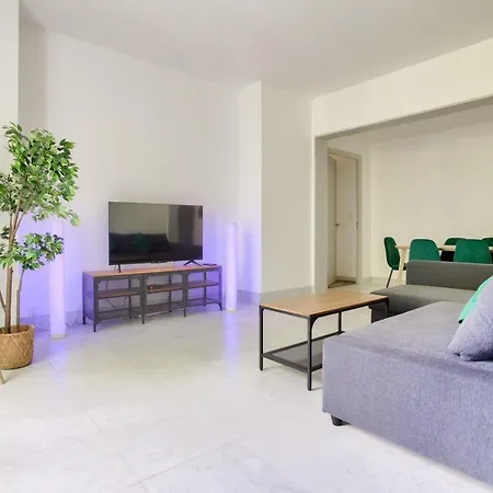 2 Bedrooms Tour Eiffel Rapp *