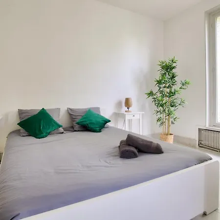 2 Bedrooms Tour Eiffel Rapp *