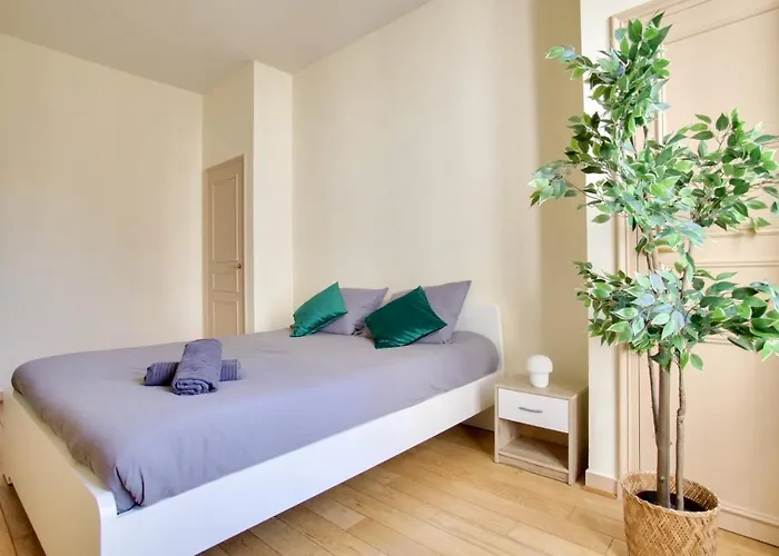 アパート 2 Bedrooms Tour Eiffel Rapp