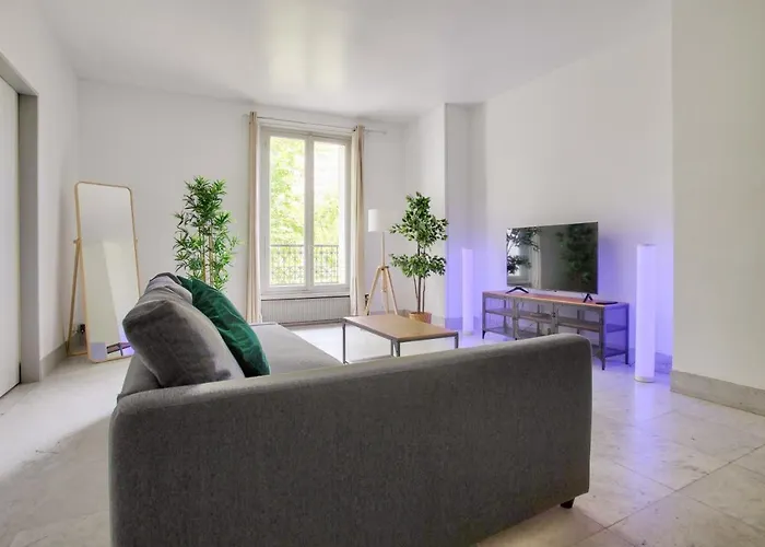 アパート 2 Bedrooms Tour Eiffel Rapp